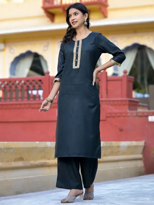 Vishudh Women Green Solid Kurta With Palazzo And Dupatta