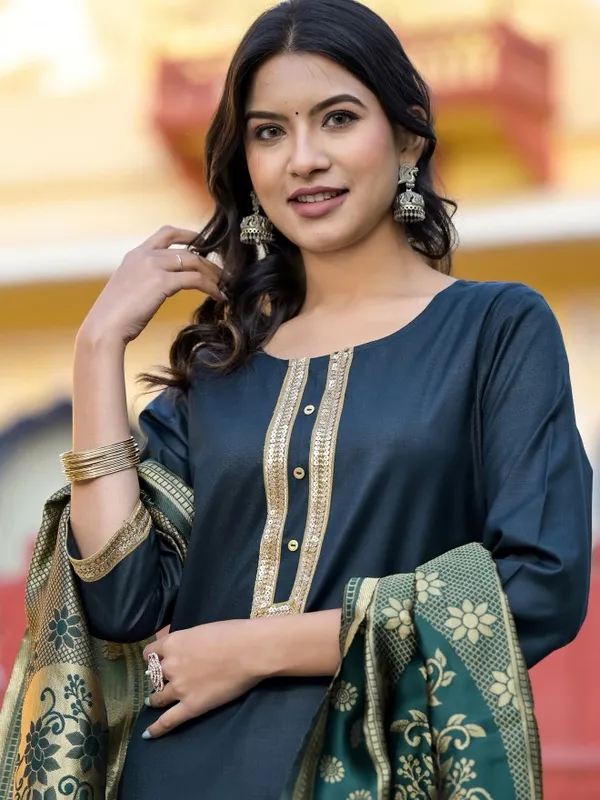 Vishudh Women Green Solid Kurta With Palazzo And Dupatta