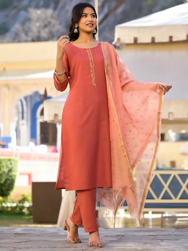  Vishudh Women Coral Solid Kurta Sets