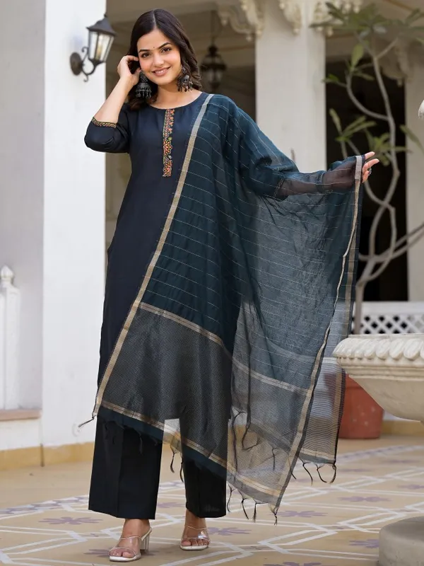 Vishudh Women Navy Blue Solid Kurta With Trouser And Dupatta