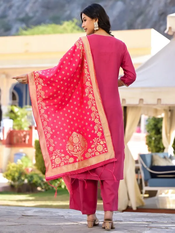  Vishudh Women Pink Solid Kurta Sets