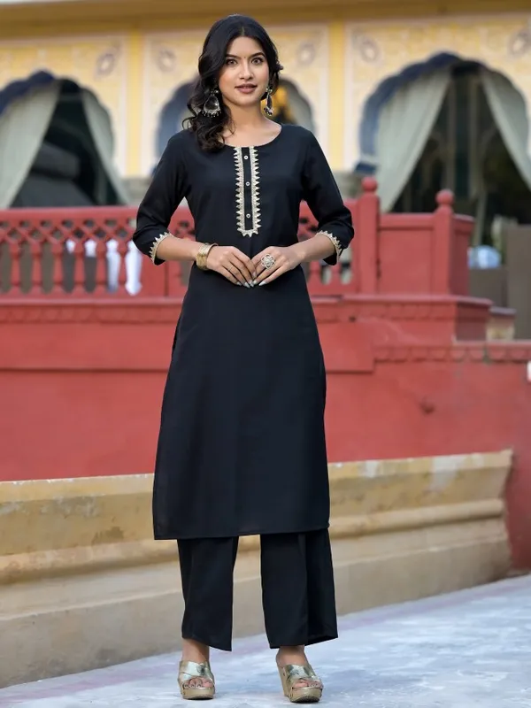 Vishudh Women Black Solid Kurta With Palazzo And Dupatta