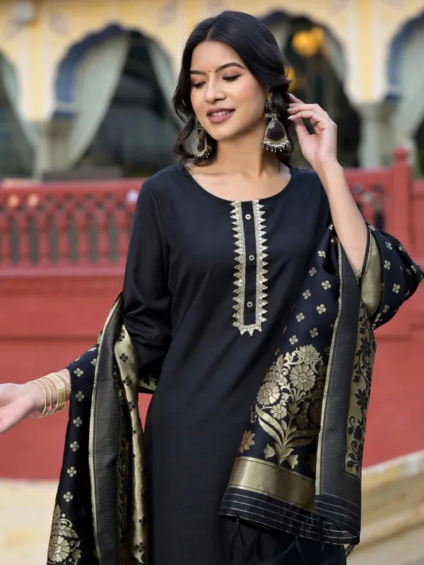 Vishudh Women Black Solid Kurta With Palazzo And Dupatta