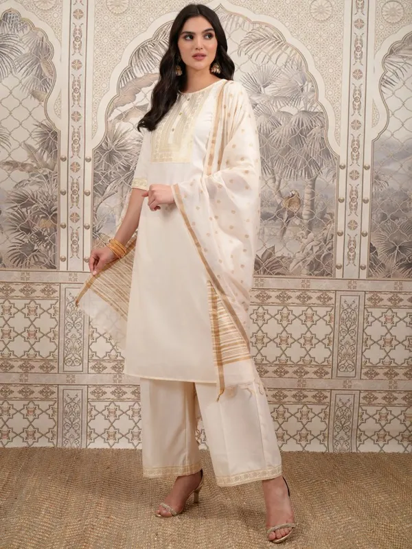 Women Kurta With Palazzo & Dupatta