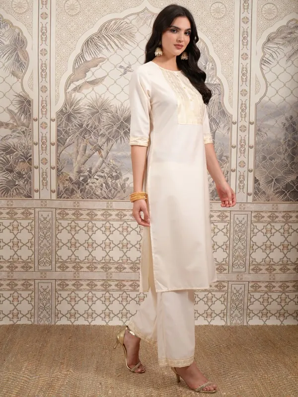 Women Kurta With Palazzo & Dupatta