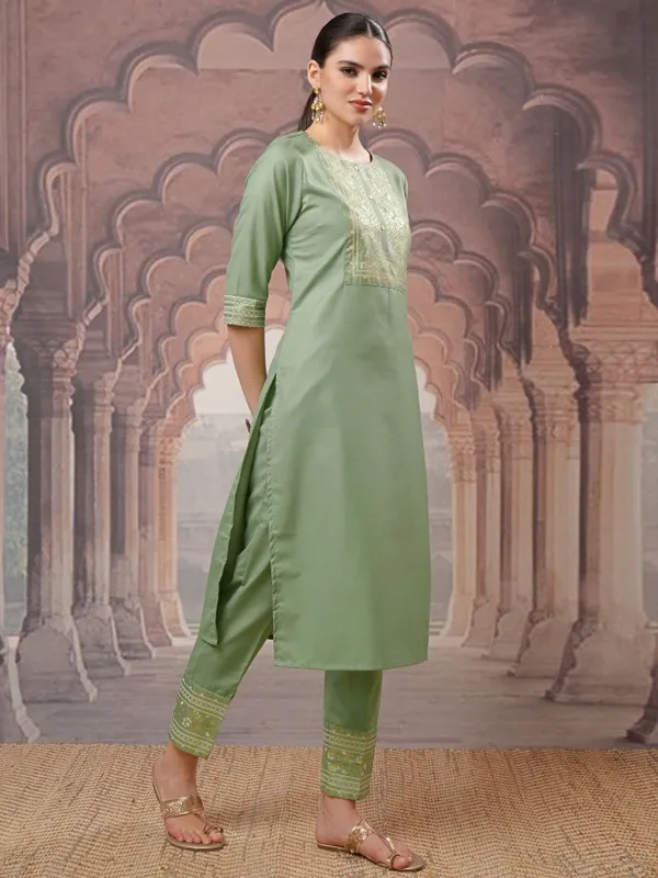 Vishudh Women Green Ethnic Motifs Kurta With Trousers And Dupatta