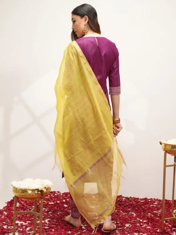 Vishudh Women Magenta Printed Kurta With Trousers And Dupatta