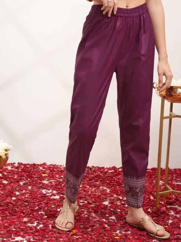  Vishudh Women Magenta Printed Kurta Sets