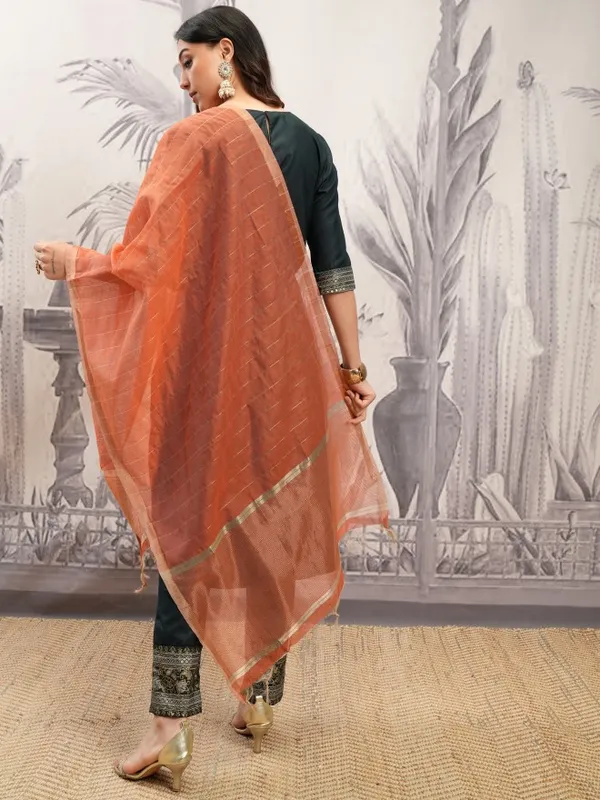 Vishudh Women Green Printed Kurta With Trouser And Dupatta