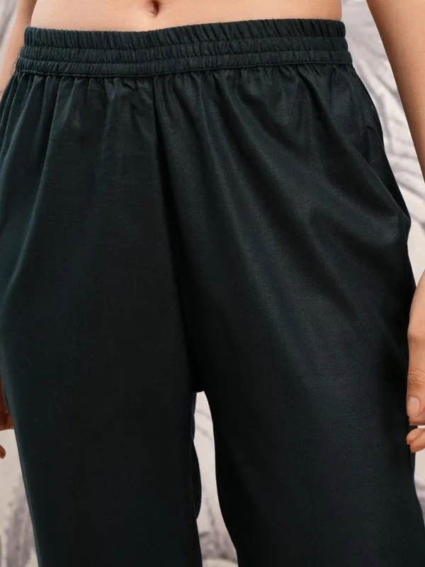 Vishudh Women Green Printed Kurta With Trouser And Dupatta