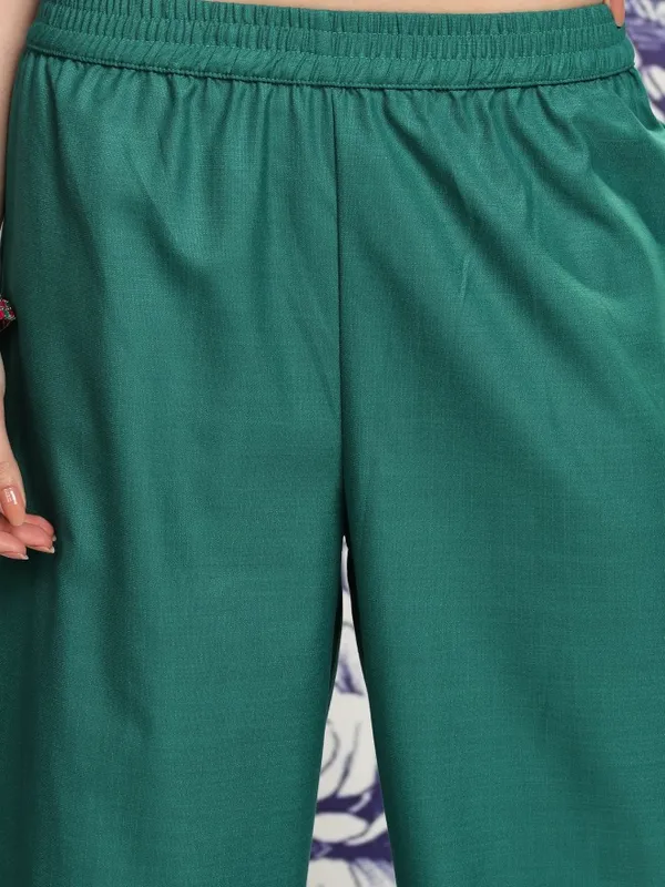 Women Kurta With Palazzos & Dupatta