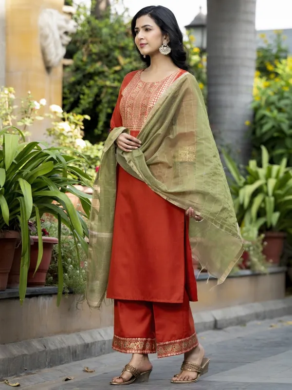 Vishudh Women Terracotta Printed Kurta With Palazzos And Dupatta