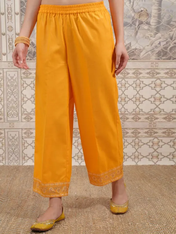  Vishudh Women Yellow Printed Kurta Sets