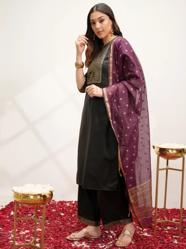  Vishudh Women Black Printed Kurta Sets