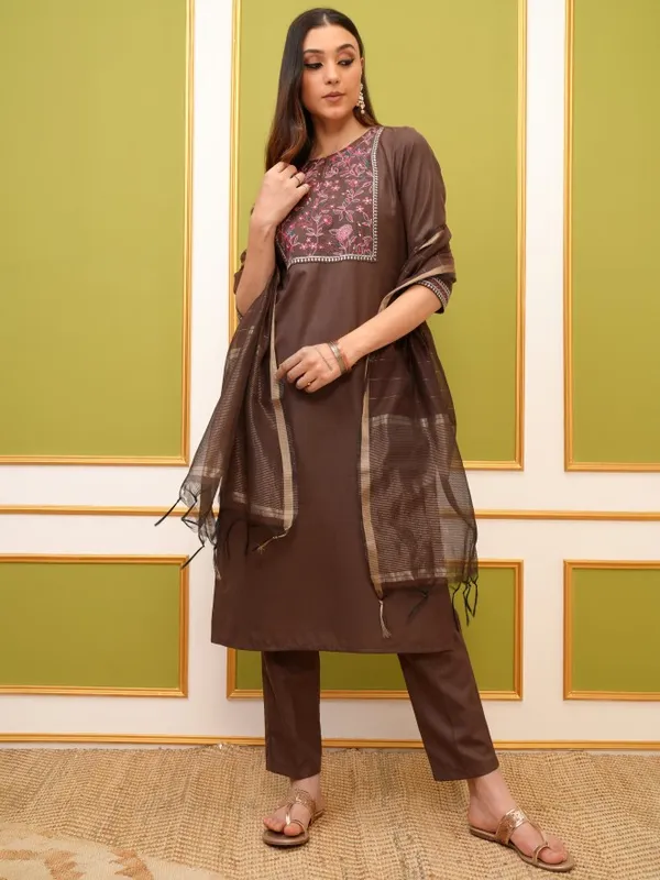 Vishudh Women Taupe Printed Kurta With Trouser And Dupatta