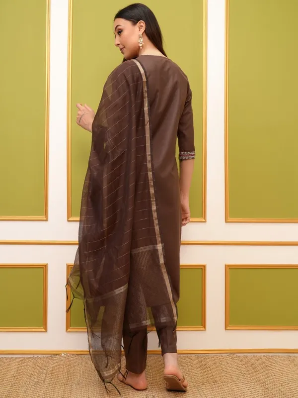 Vishudh Women Taupe Printed Kurta With Trouser And Dupatta