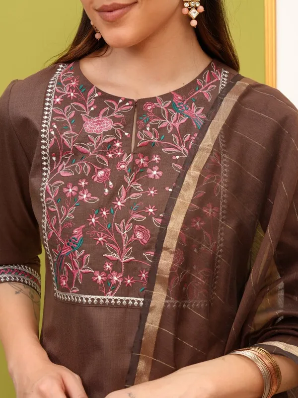 Vishudh Women Taupe Printed Kurta With Trouser And Dupatta