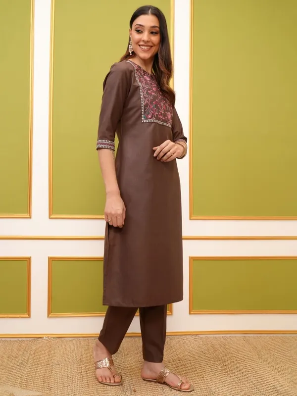 Vishudh Women Taupe Printed Kurta With Trouser And Dupatta