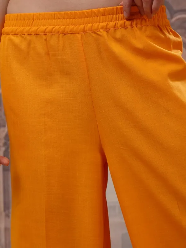 Women Kurta With Palazzos & Dupatta