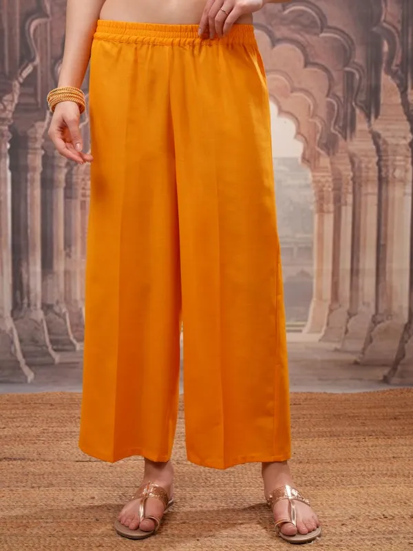 Women Kurta With Palazzos & Dupatta