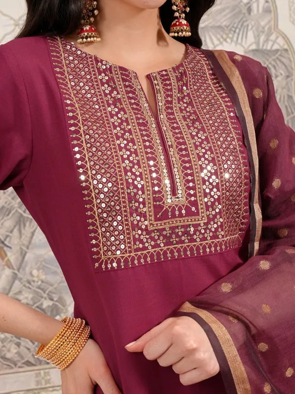  Vishudh Women Black Embroidered Kurta Sets