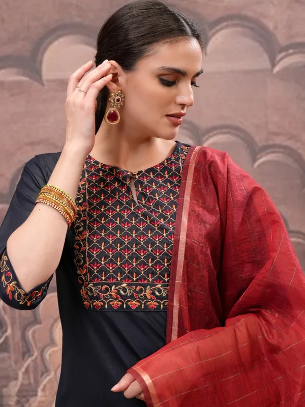 Vishudh Women Navy Blue Embroidered Kurta With Palazzos And Dupatta