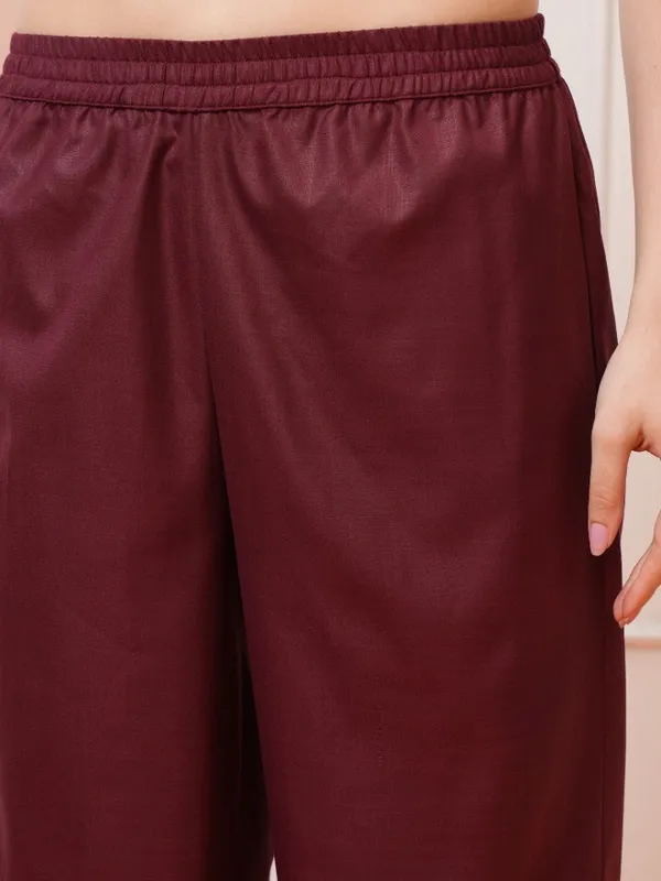 Women Kurta With Palazzos & Dupatta
