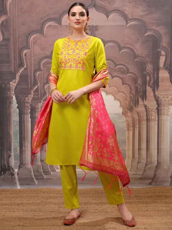 Women Kurta With Trouser And Dupatta