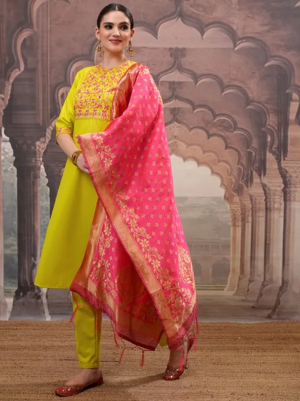 Women Kurta With Trouser And Dupatta