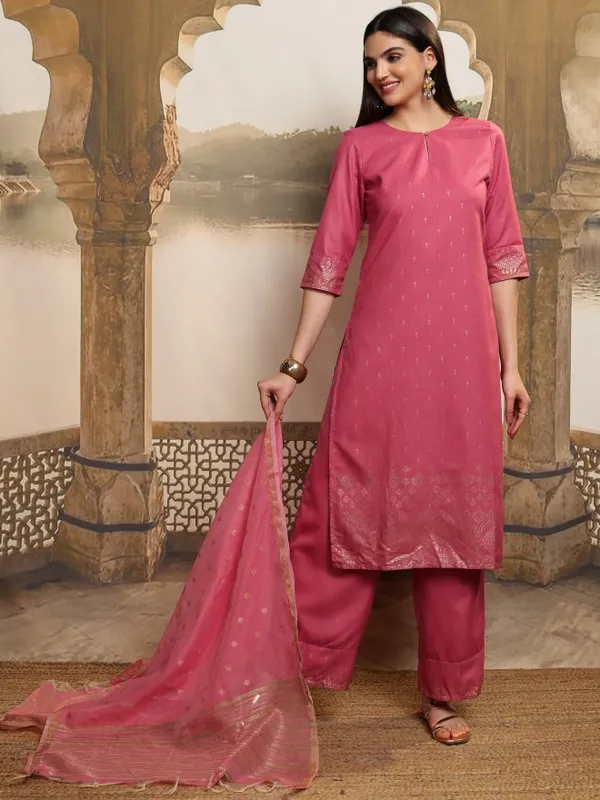 Women Kurta With Palazzos & Dupatta