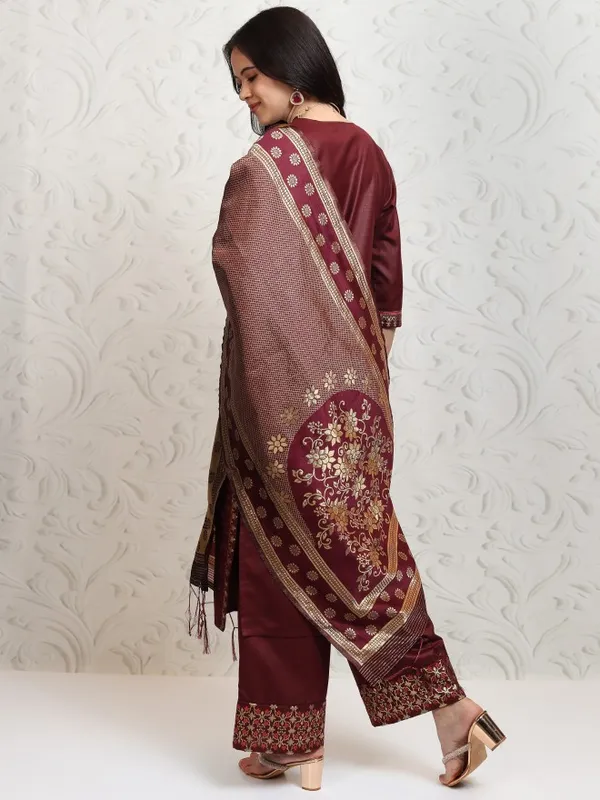 Vishudh Women Burgundy Printed Kurta With Palazzos And Dupatta