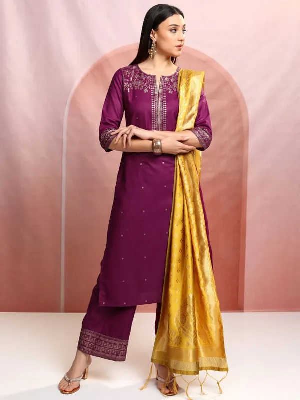 Vishudh Women Magenta Printed Kurta With Palazzos And Dupatta