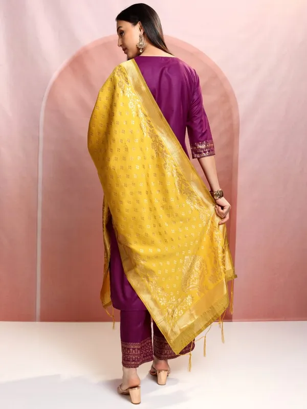 Vishudh Women Magenta Printed Kurta With Palazzos And Dupatta