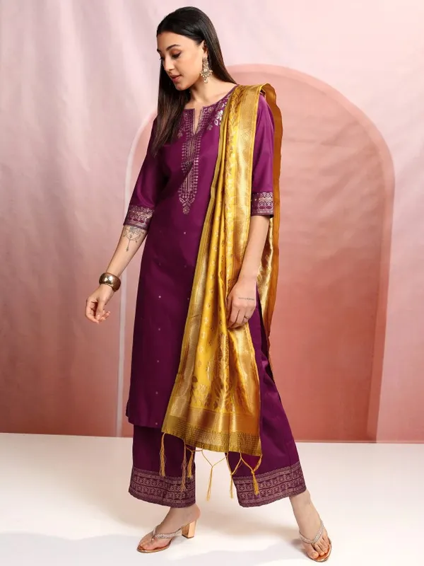 Vishudh Women Magenta Printed Kurta With Palazzos And Dupatta