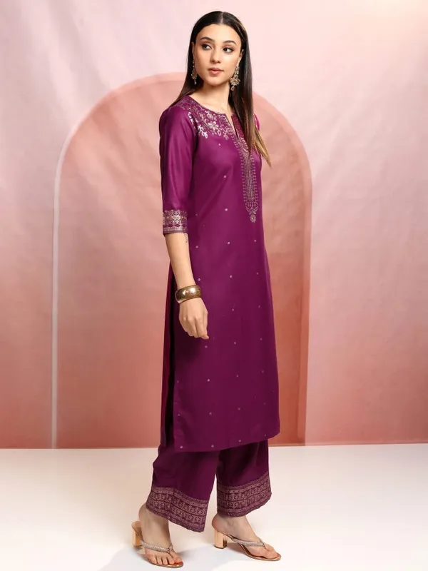 Vishudh Women Magenta Printed Kurta With Palazzos And Dupatta
