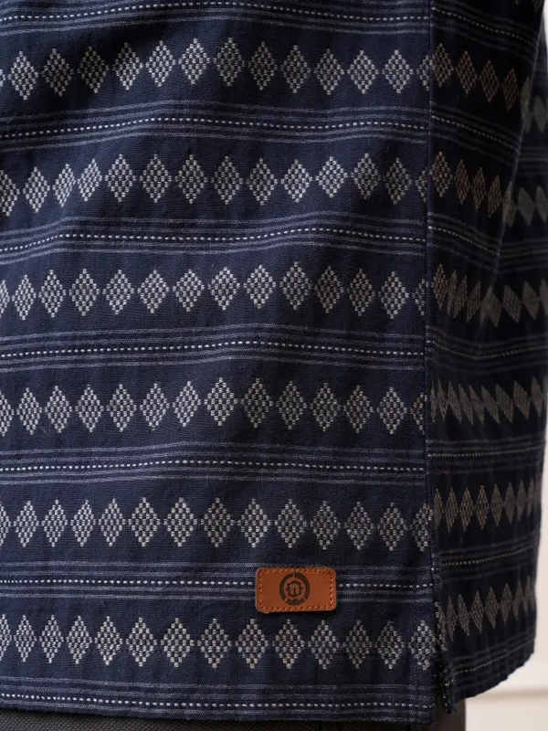  Locomotive Men Navy Blue Printed Regular Fit Casual Shirts