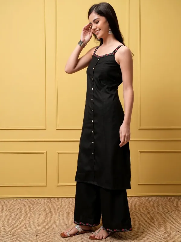 Vishudh Women Black Kurta With Palazzos