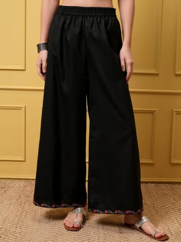 Vishudh Women Black Kurta With Palazzos