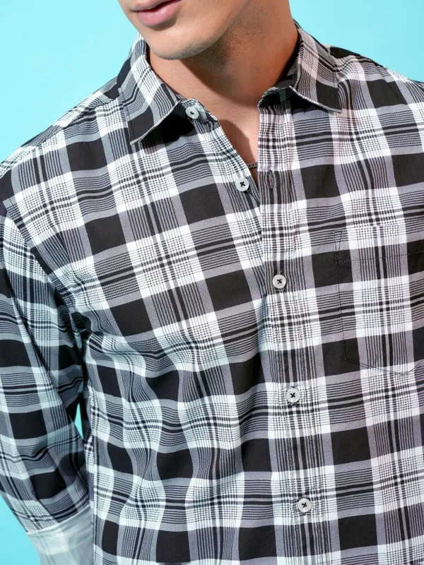 Highlander Men Black Checked Slim Fit Casual Shirt