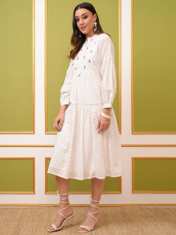  Vishudh Women Off White Printed Fit And Flare Dresses