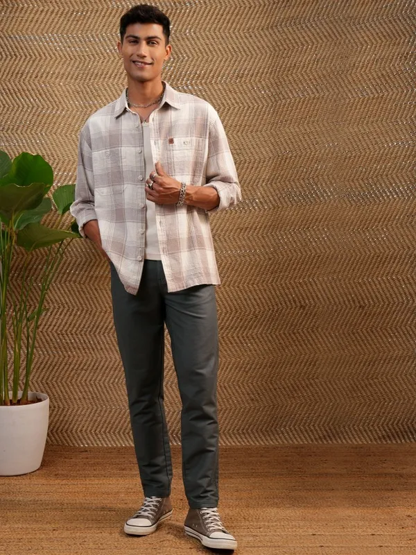  Locomotive Men Grey Tapered Fit Solid Casual Trousers
