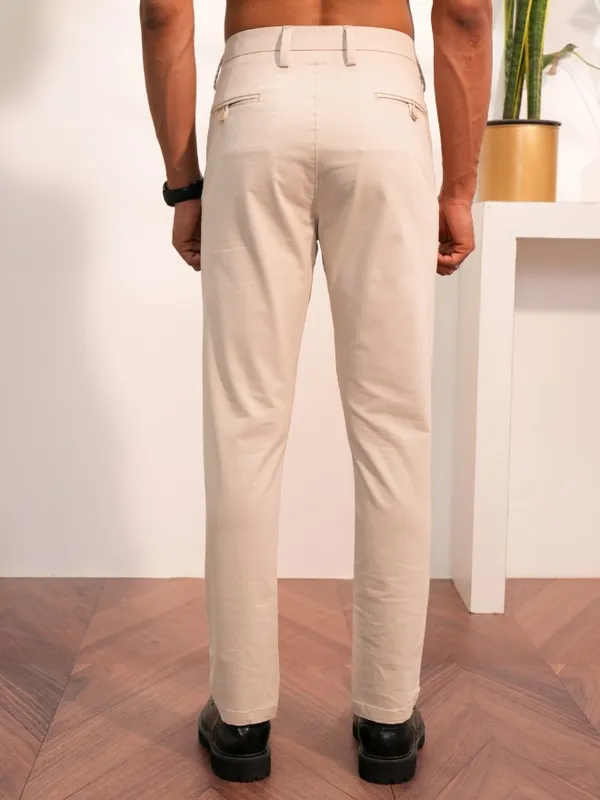  Locomotive Men Cream Slim Fit Solid Casual Trousers