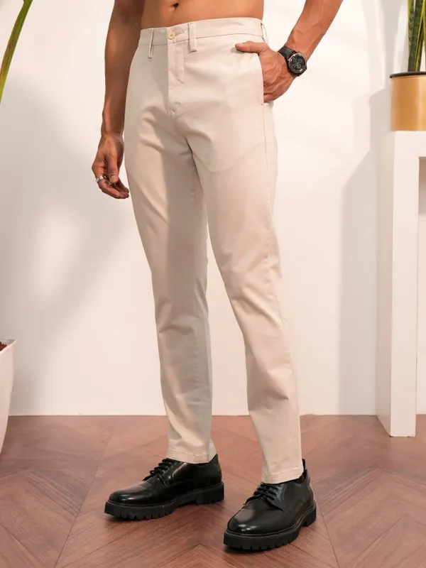  Locomotive Men Cream Slim Fit Solid Casual Trousers