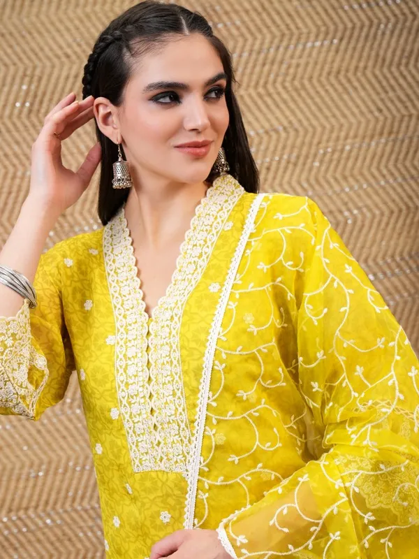 Women Kurta With Trouser & Dupatta