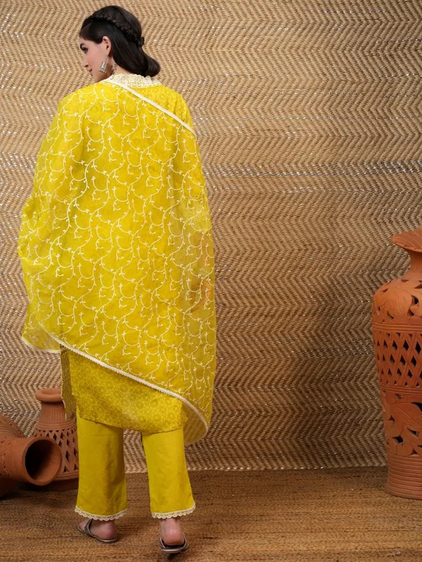Women Kurta With Trouser & Dupatta