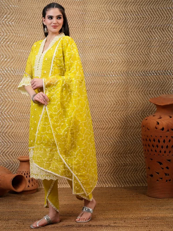 Women Kurta With Trouser & Dupatta