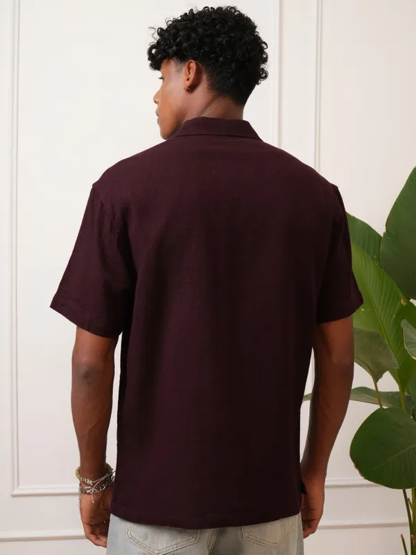  Locomotive Men Burgundy Self Design Regular Fit Casual Shirts