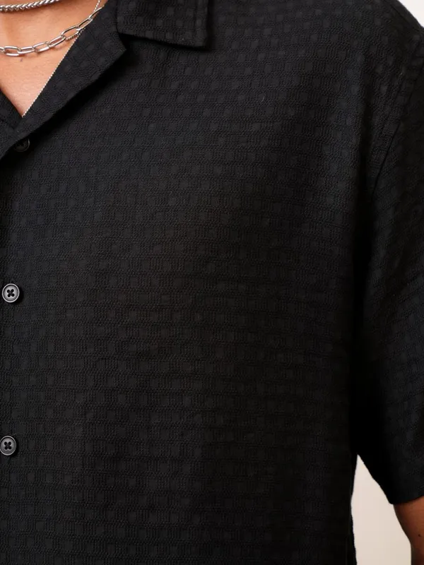 Locomotive Men Black Textured Regular Fit Casual Shirt