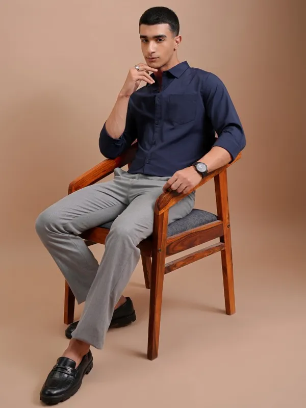  Highlander Men Blue Solid Slim Fit Casual Shirts
