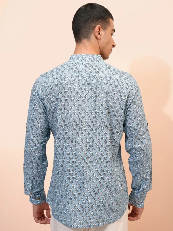  Highlander Men Blue Printed Slim Fit Casual Shirts